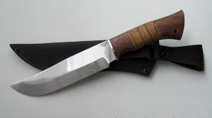 Нож Таежный 95х18 дерево